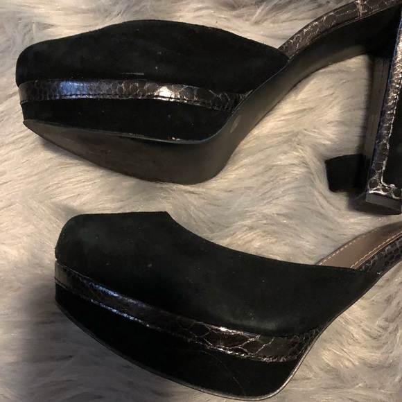 🚫DONATED🚫 - Picture 3 of 6